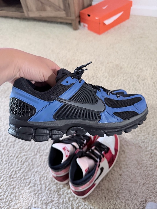 Nike Vomero 5 blue and black